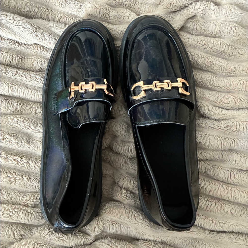 GUC Holographic Black Loafer Sparkly Size 42